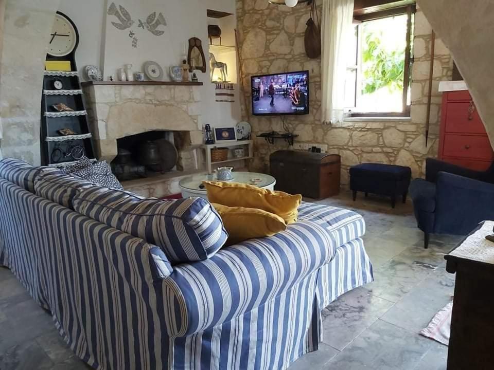 Polis Aliki'S House 1+ 2旅馆 外观 照片